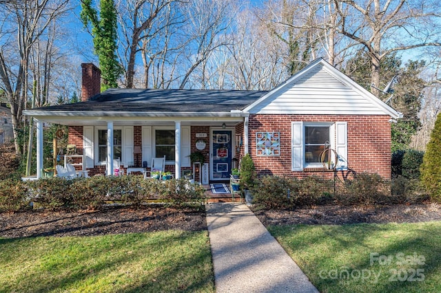 view of front facade with covered porch