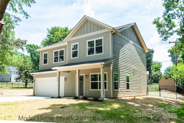 view of front facade featuring a garage