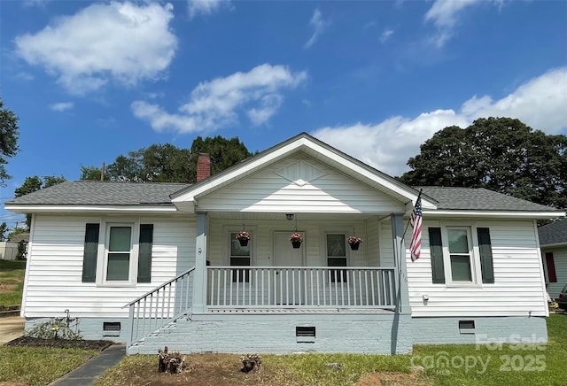 view of front facade featuring a porch