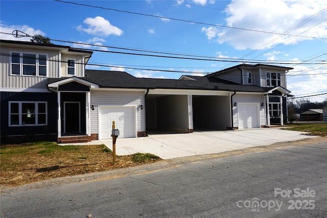 view of front facade with a garage