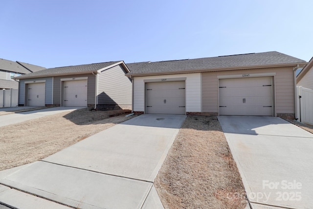 view of front facade with a garage