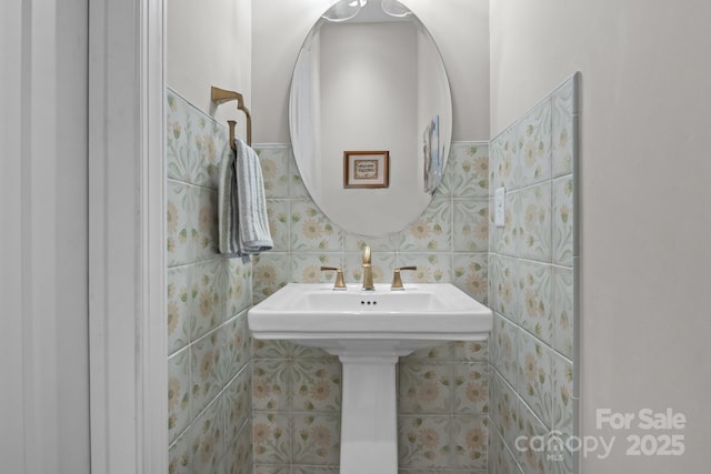 bathroom with tasteful backsplash