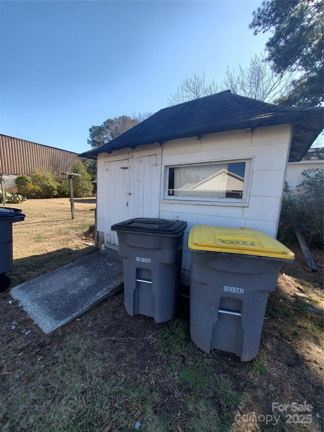 view of outbuilding