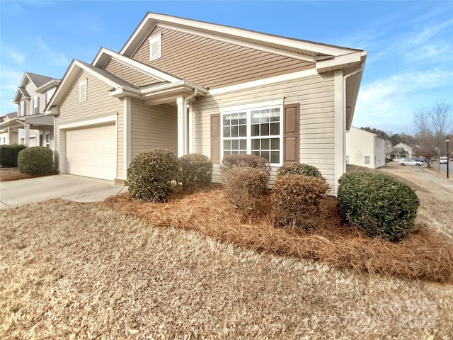 view of front facade featuring a garage