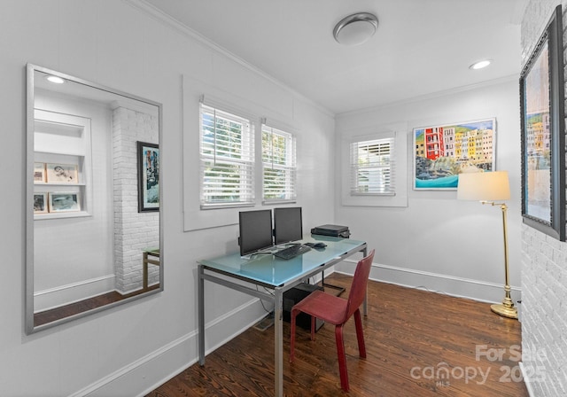 office area with baseboards, dark wood-style flooring, and crown molding