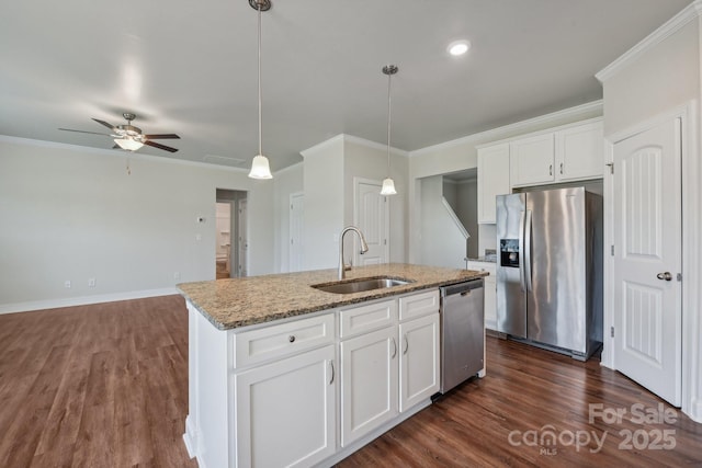 kitchen with sink, white cabinetry, a kitchen island with sink, hanging light fixtures, and stainless steel appliances