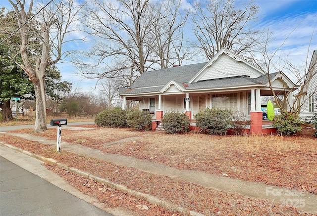 view of front of property featuring a porch