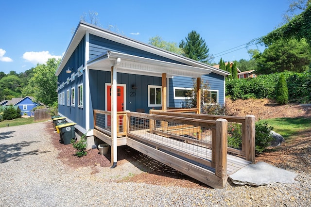 view of front of home featuring a porch