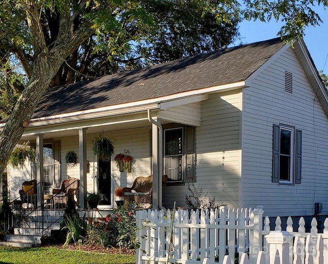 view of front of property with a porch