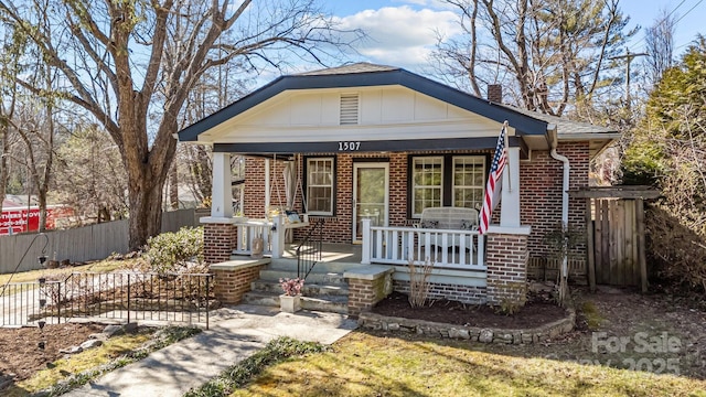 view of front of home with covered porch