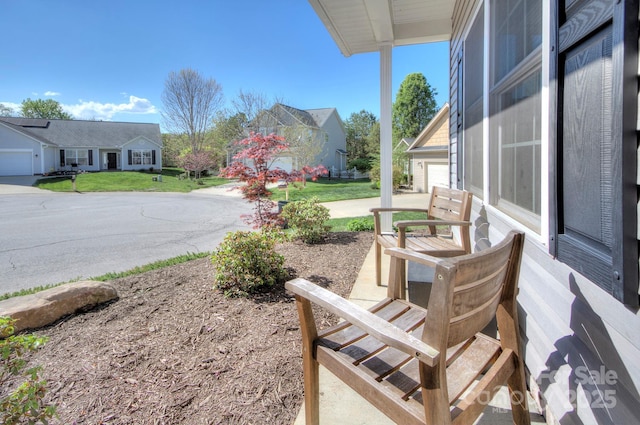 view of yard with a garage