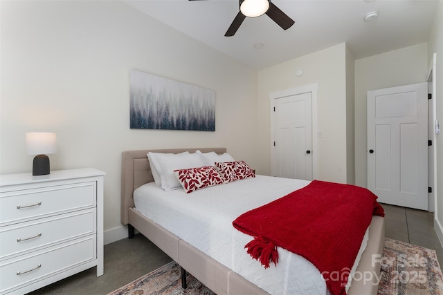 bedroom with ceiling fan