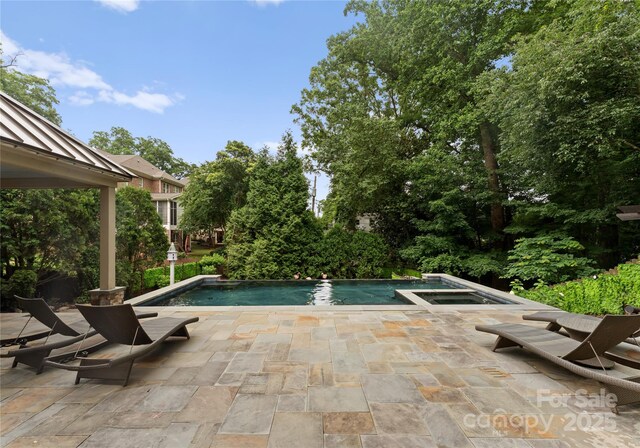 2809 Glendale Rd, Charlotte, NC 28209 - swimming pool with a patio area and an in-ground hot tub