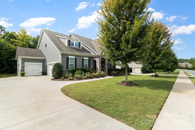 view of front of property with a front yard