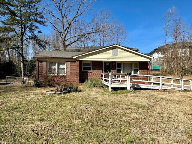 view of front of house with a front yard