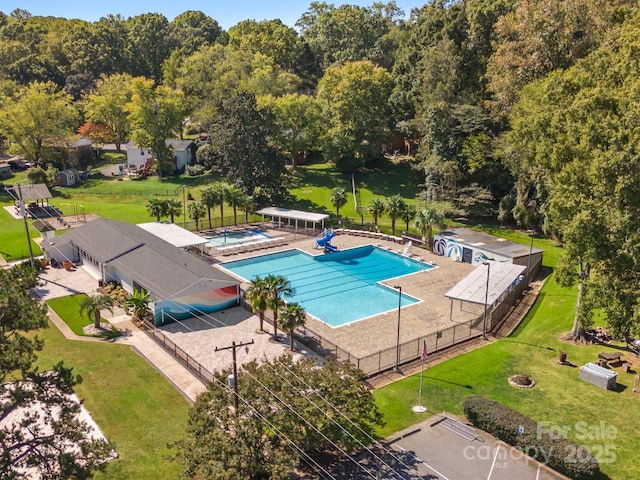 pool with fence