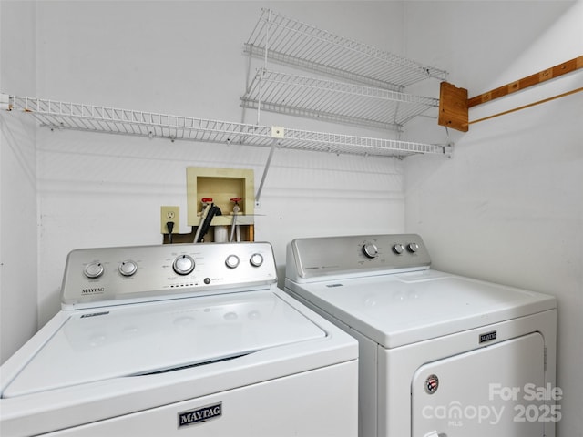 416 Hunters Glen Ln, Hendersonville, NC 28739 - laundry room featuring laundry area and washer and clothes dryer