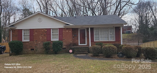 view of front of home with a front lawn