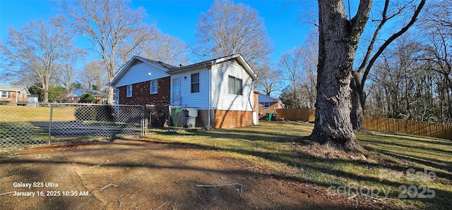 exterior space featuring a yard