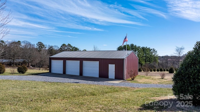 view of detached garage