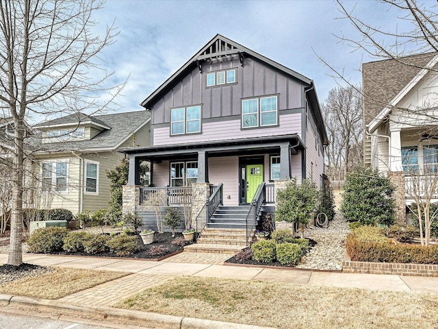 craftsman-style house featuring covered porch