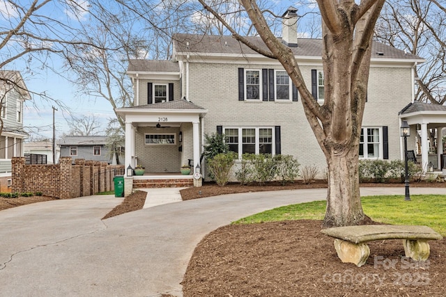 view of front of property