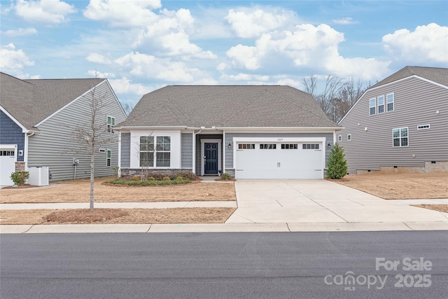 view of front facade featuring a garage