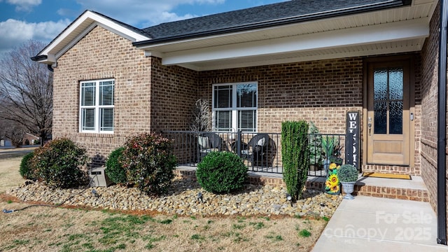 view of front of house with covered porch