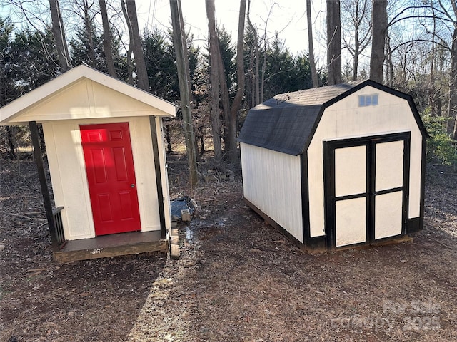 view of outbuilding