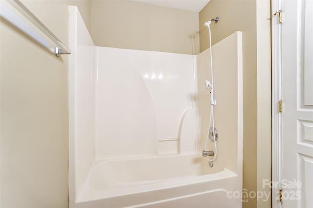 bathroom featuring shower / bathtub combination