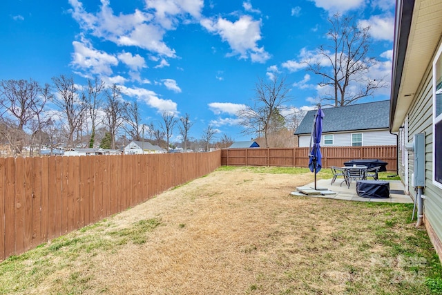 view of yard with a patio