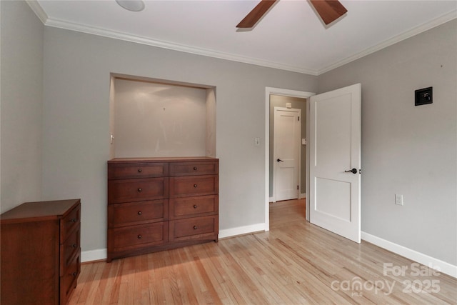 bedroom with ornamental molding, ceiling fan, and light hardwood / wood-style floors