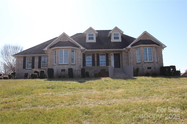 view of front of home featuring a front yard