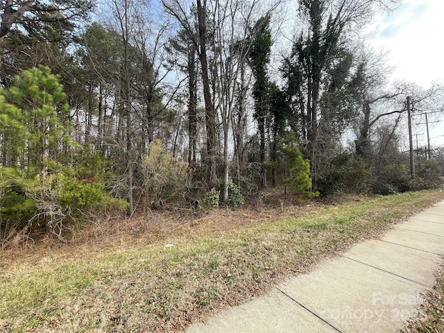 Listing photo 3 for 1900 Mineral Springs Rd, Charlotte NC 28262