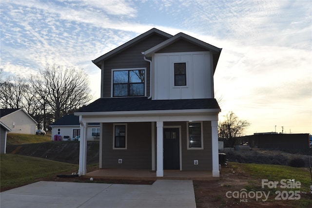 view of front of house featuring a porch