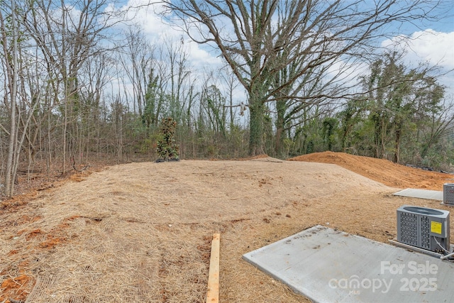 2811 New Pineola Rd, Charlotte, NC 28208 - view of yard featuring central air condition unit