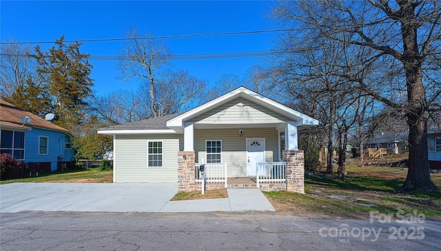 view of front of house featuring covered porch