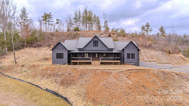 view of front of house featuring a porch