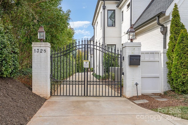1328 S Kings Dr, Charlotte, NC 28207 - view of gate