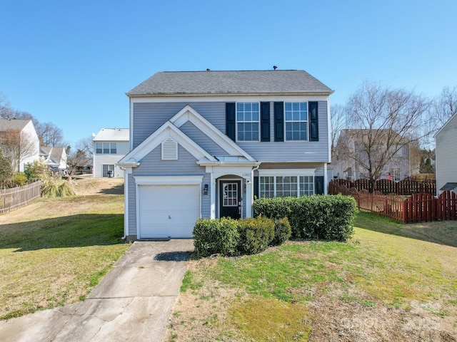 view of front of property featuring a front lawn