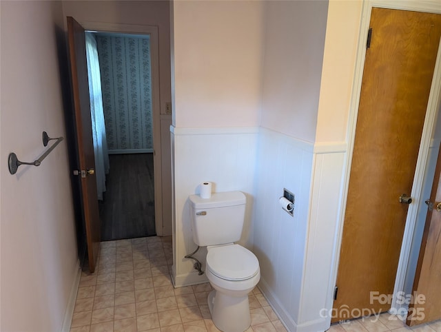 bathroom featuring toilet