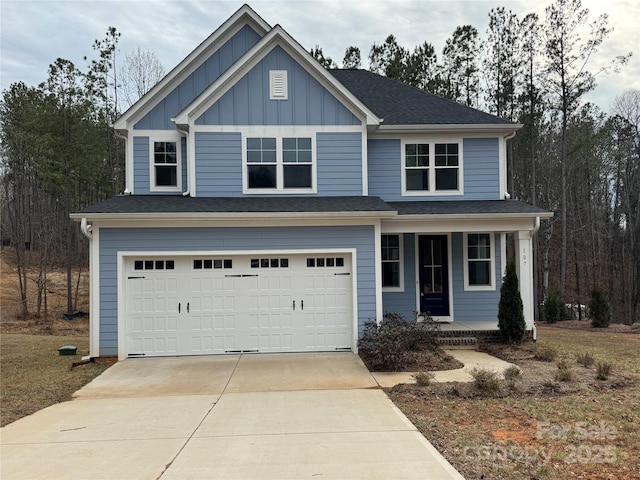 view of front facade featuring a garage