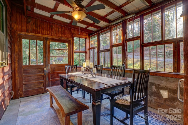 sunroom / solarium with ceiling fan