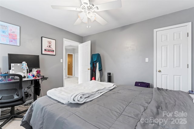 bedroom with ceiling fan