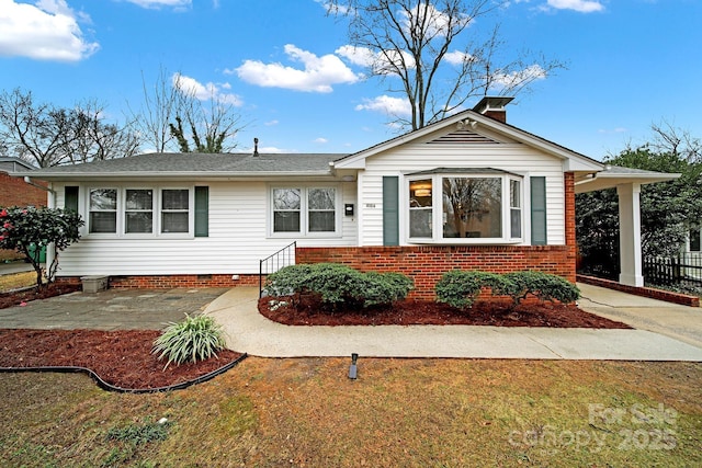 view of front of home featuring a patio