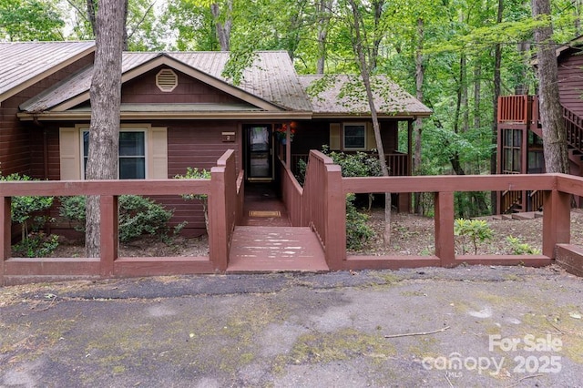 view of front of property