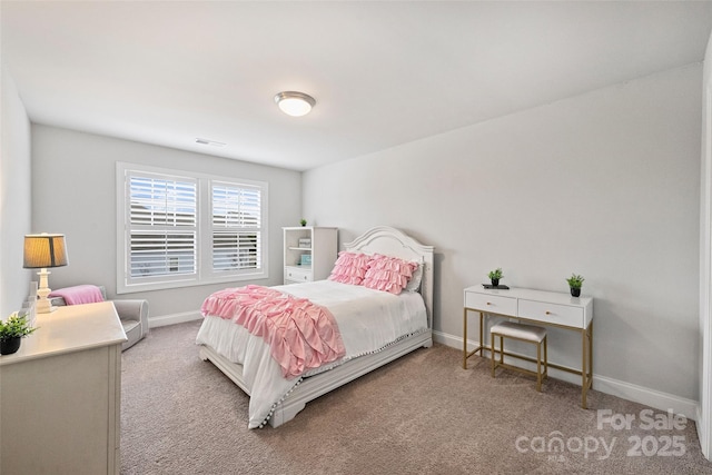 view of carpeted bedroom