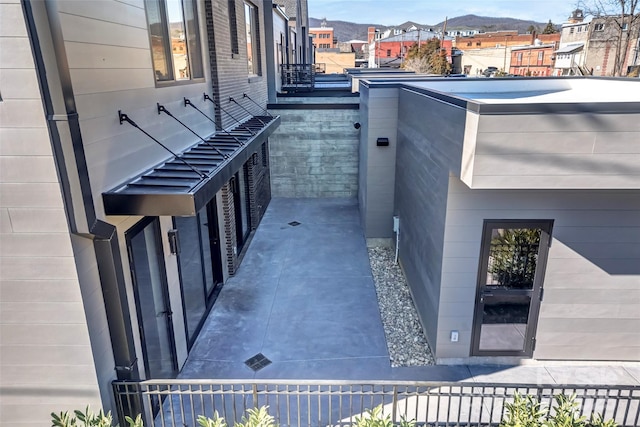 balcony featuring a mountain view