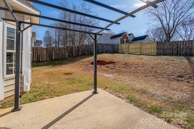 view of yard with a patio and a pergola