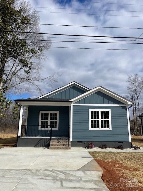 view of front of property with a porch